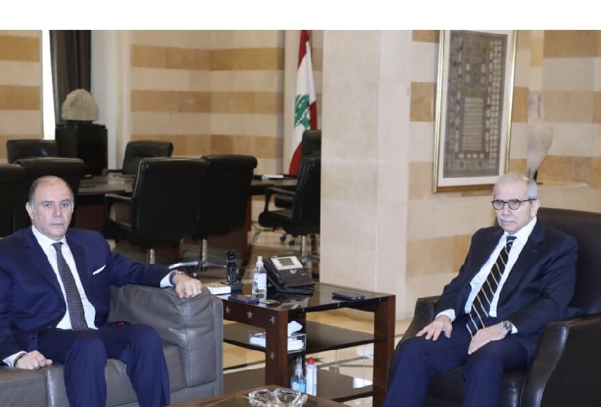 حاكم مصرف لبنان ورئيس مجلس الجنوب في السراي