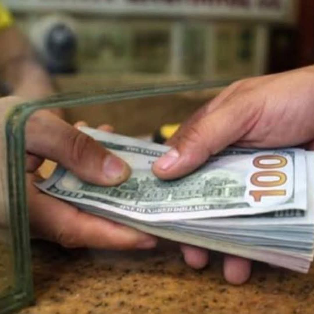 تراجع التحويلات بنسبة 30% .. هل شريان لبنان المالي مهدد؟