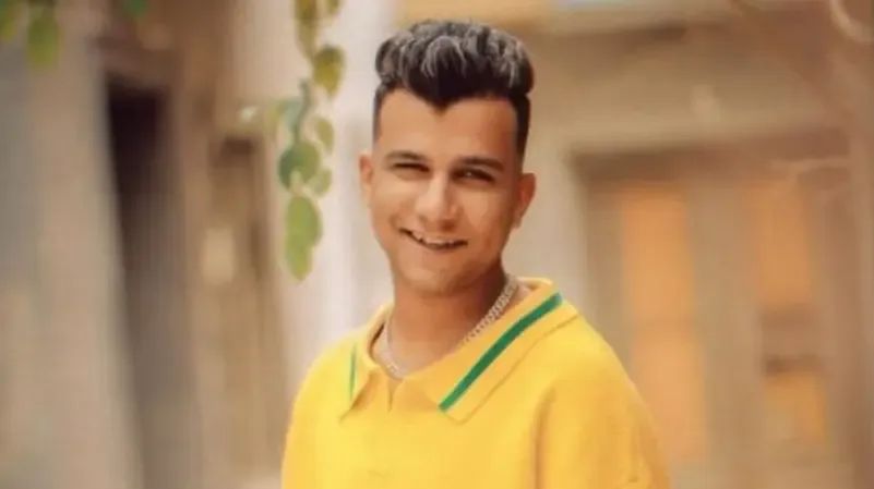 منع المغني عصام صاصا من الغناء 6 شهور