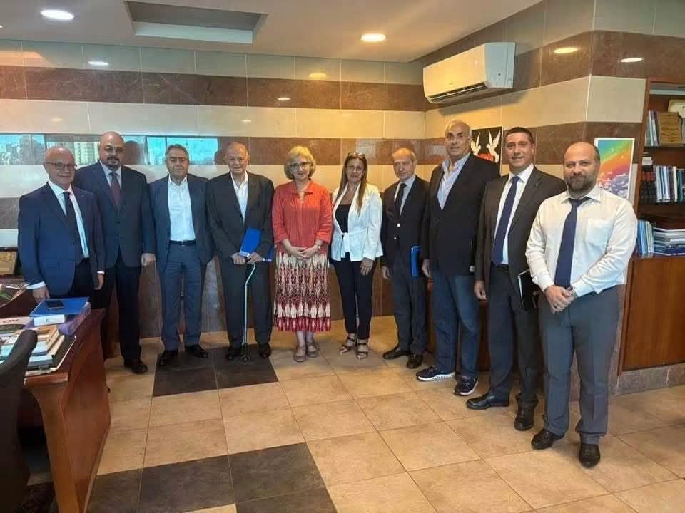 ٣٤ إنجازًا ومبادرة لتطوير ثانوية منير أبو عسلي الرسمية في زحله