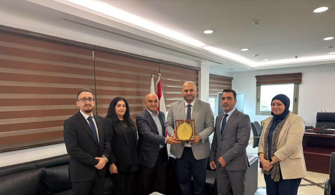 المجلس الإنمائي العربي للمرأة والأعمال يكرّم وزير الصحة الدكتور ركان ناصر الدين بدرع «بصمة قائد» لعام 2026