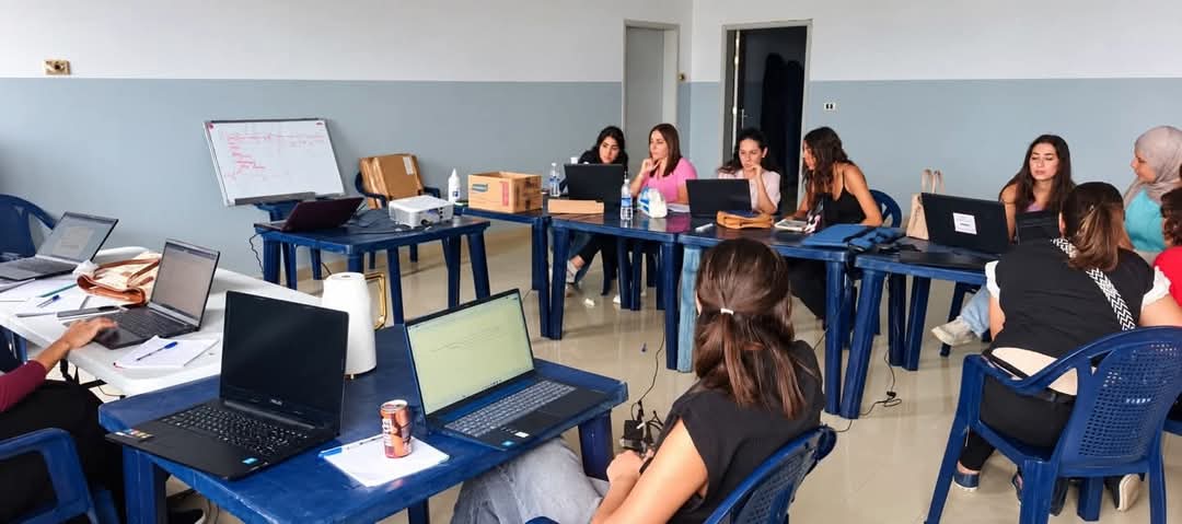 دورة تدريبية في ديربابا لتعزيز الثقافة الرقمية وتمكين النساء والفتيات